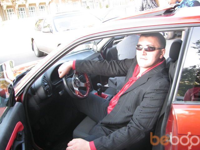  ,   Nikolas, 42 ,   