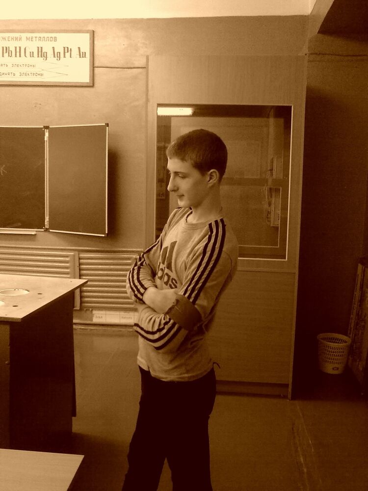  49799924  Alexander, 28 ,     