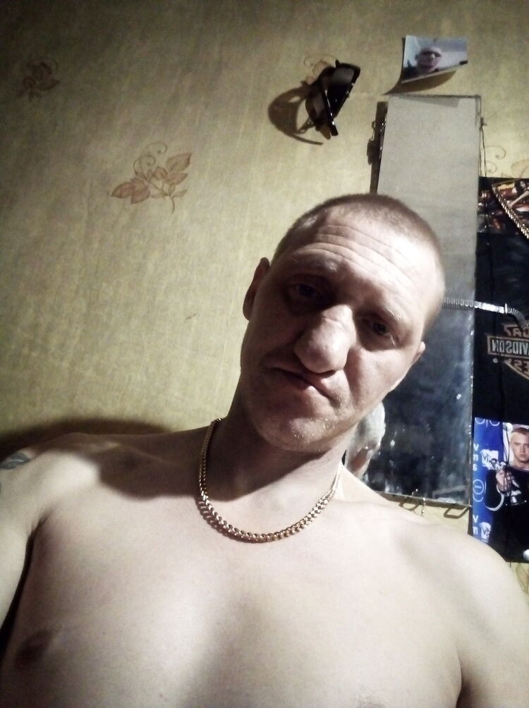  ,   Alexander, 42 ,   , 