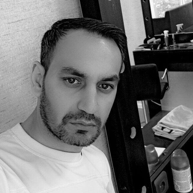  28272514  BARBER, 42 ,    