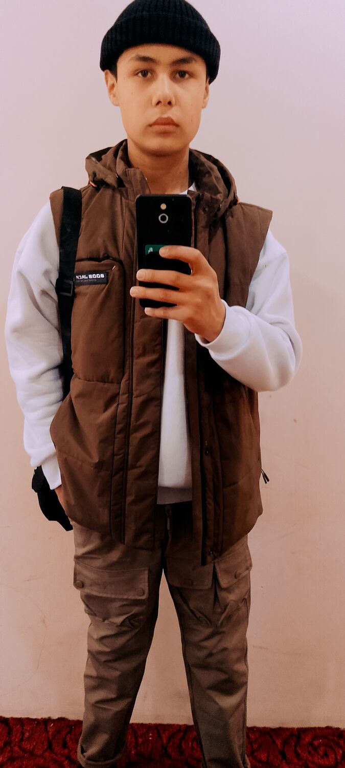  42085644  Ali, 19 ,    