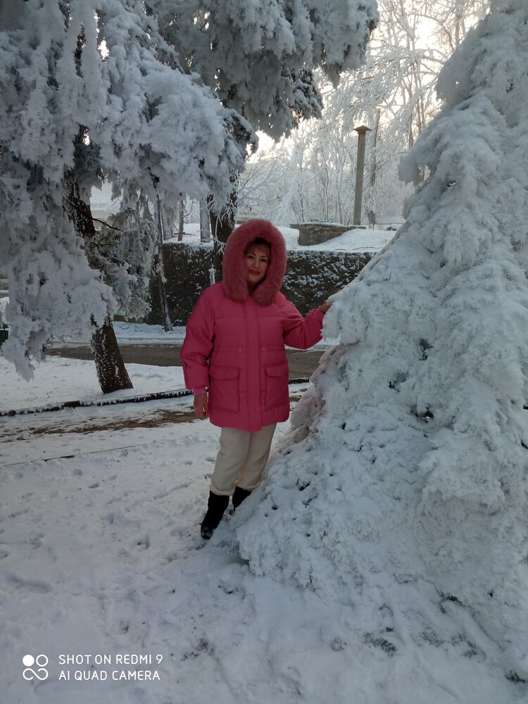  41768614  Svetlana, 68 ,    