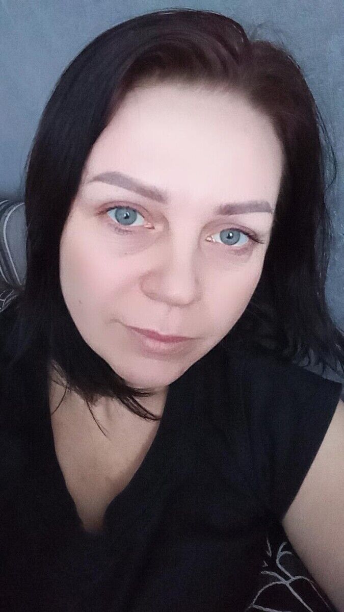  22100184  Irina, 41 ,    