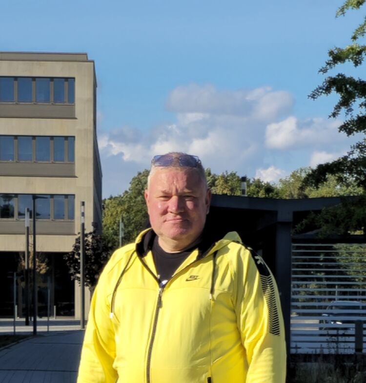  53741064  , 48 ,    Garbsen