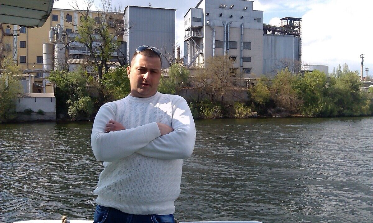  20041974  Yurii, 42 ,    Bielany Wroclawskie