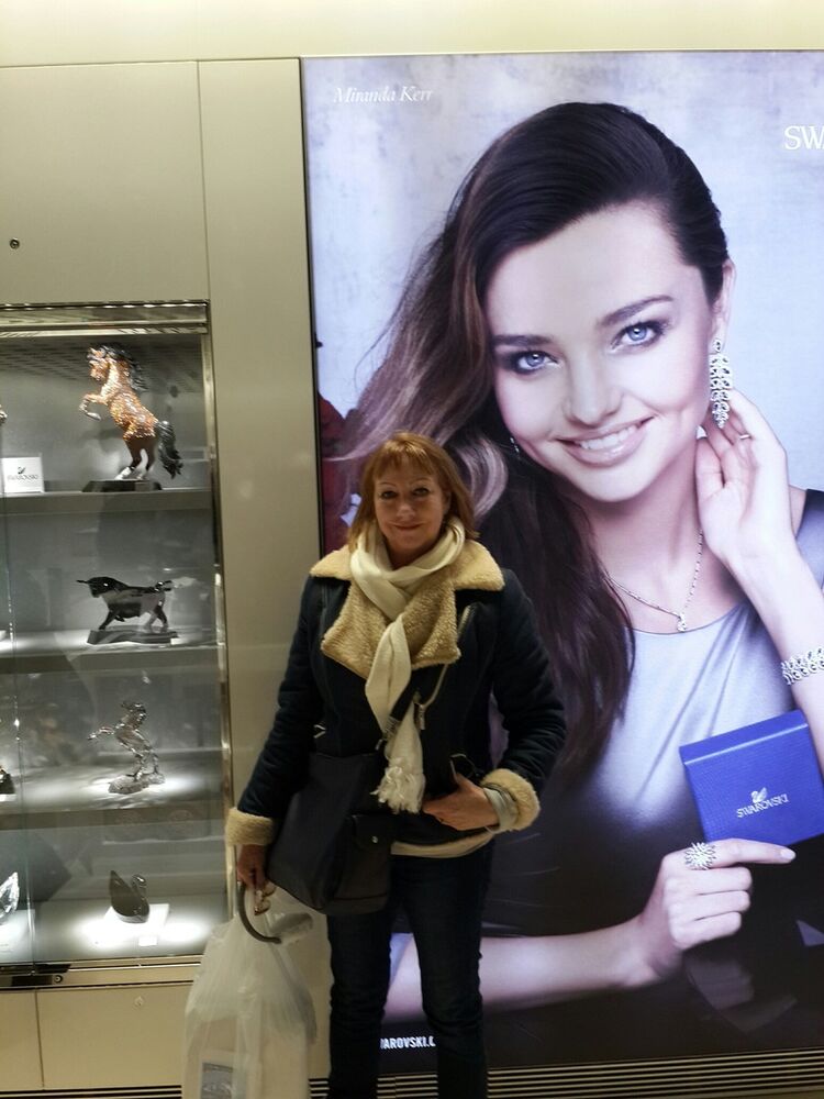  8266654  Ludmila, 61 ,    