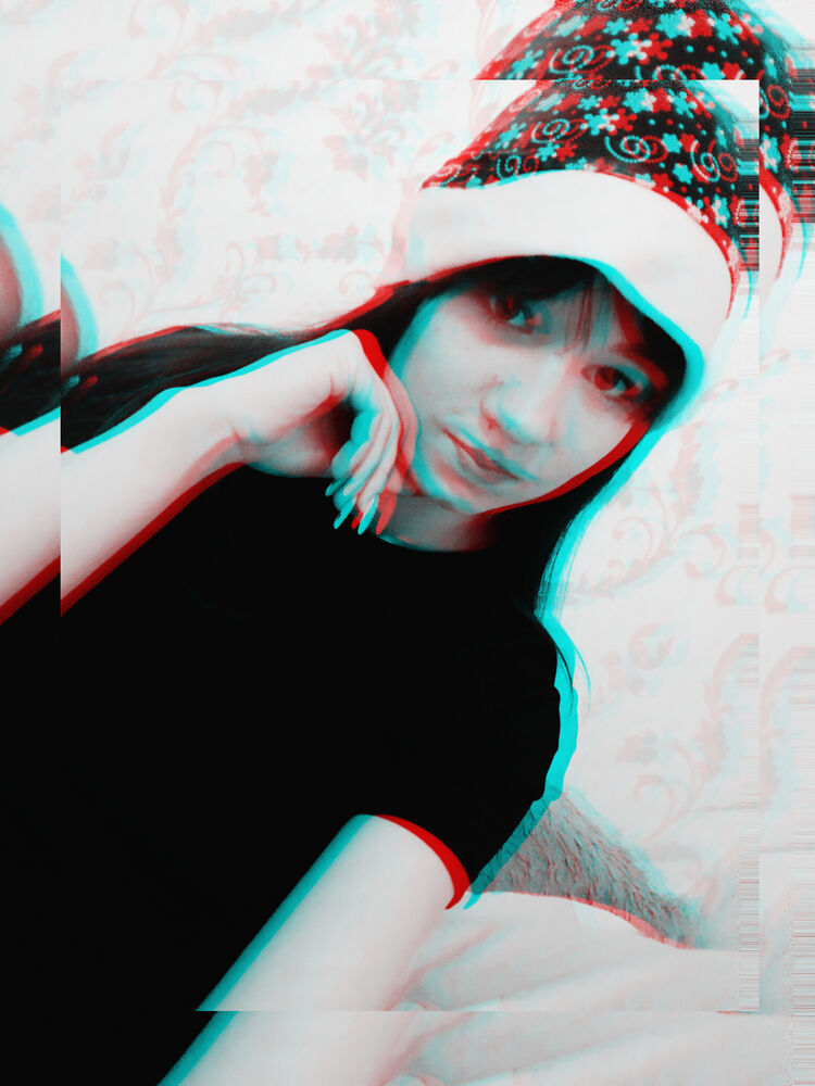  ,   Anna, 22 ,   