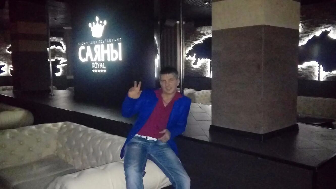  28220014  Dmitry, 50 ,    