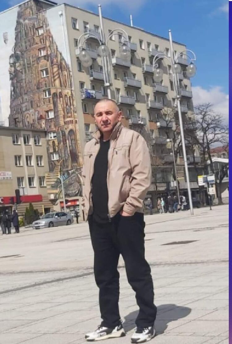  42808624  Alaskar, 48 ,    