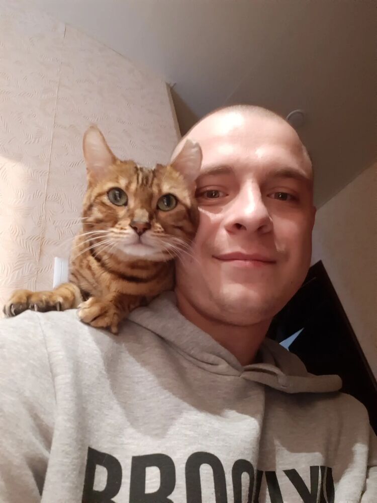  ,   Anton, 33 ,     , c 