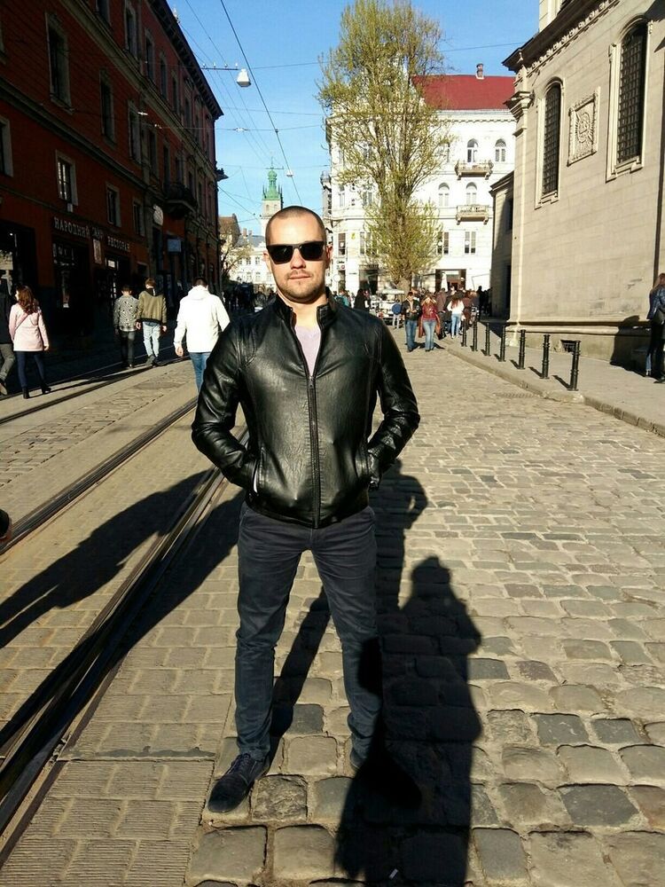  ,   Artem, 38 ,   ,   , c 