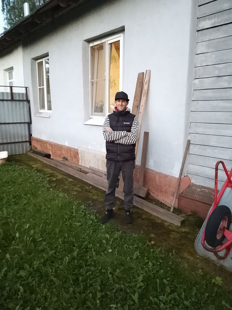  53861004  Sebastyan, 36 ,    