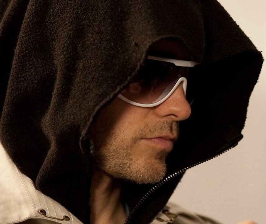  54484404  Jenk, 27 ,    