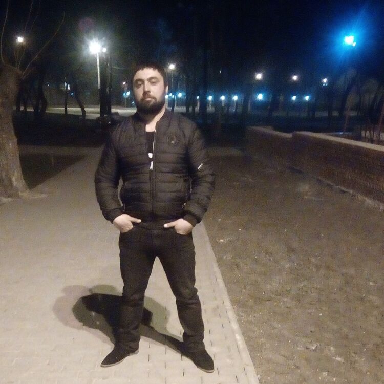  ,   Emir, 32 ,   ,   , c 