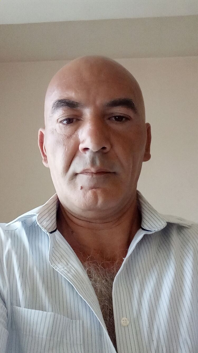  45486164  Artur, 48 ,    