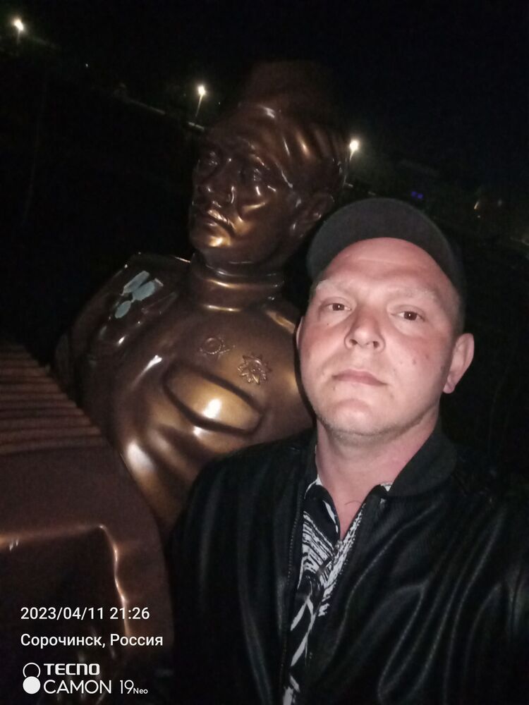  ,   Yanis, 35 ,   ,   