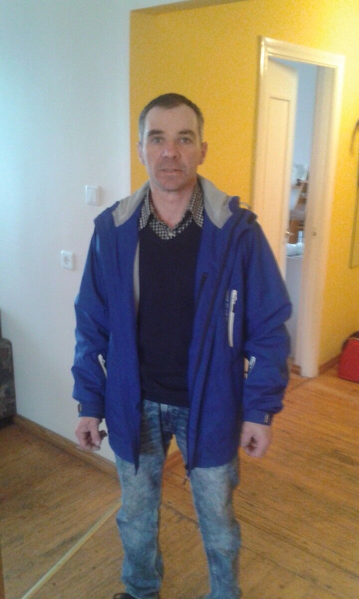  ,   Robert, 48 ,   