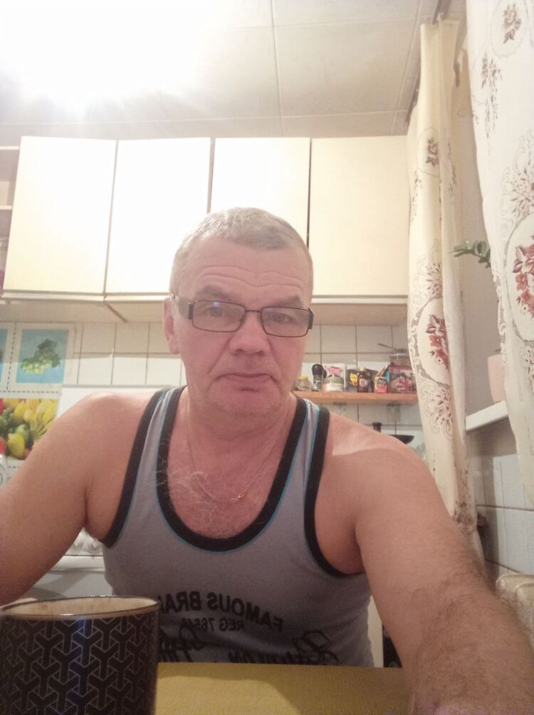  49867934  Alexander, 54 ,    