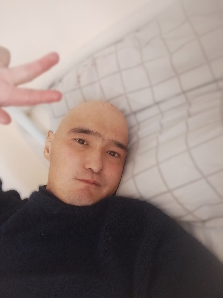  ,   Parviz, 38 ,   c 