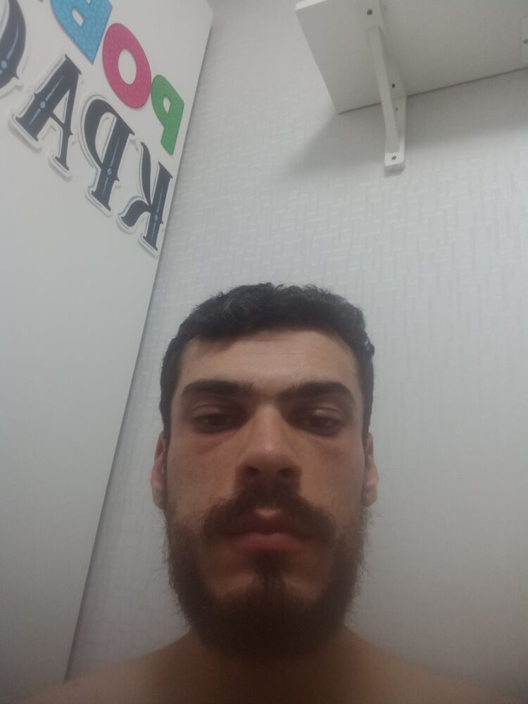  43554304  Robert, 28 ,    