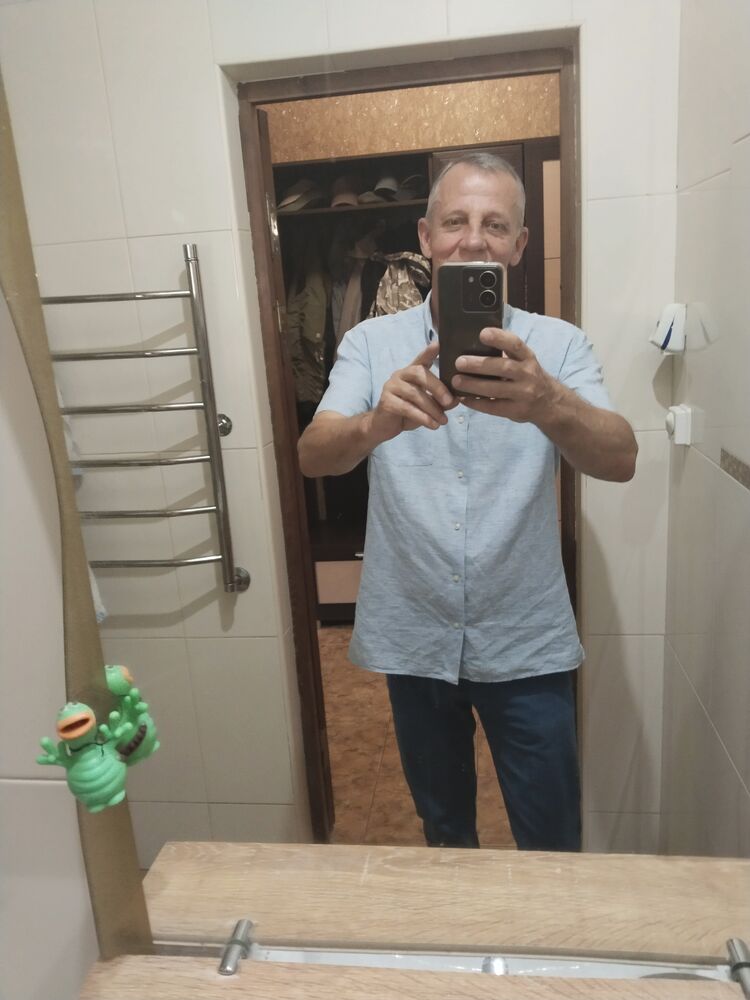  44034704  , 61 ,     