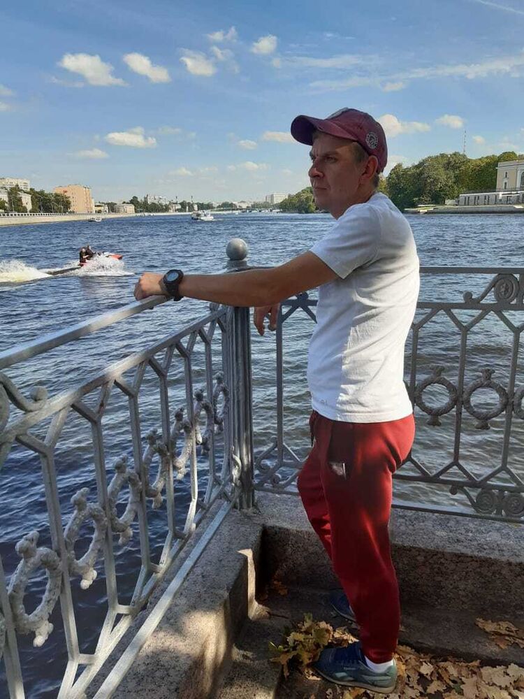  24087334  Kevin, 39 ,    -