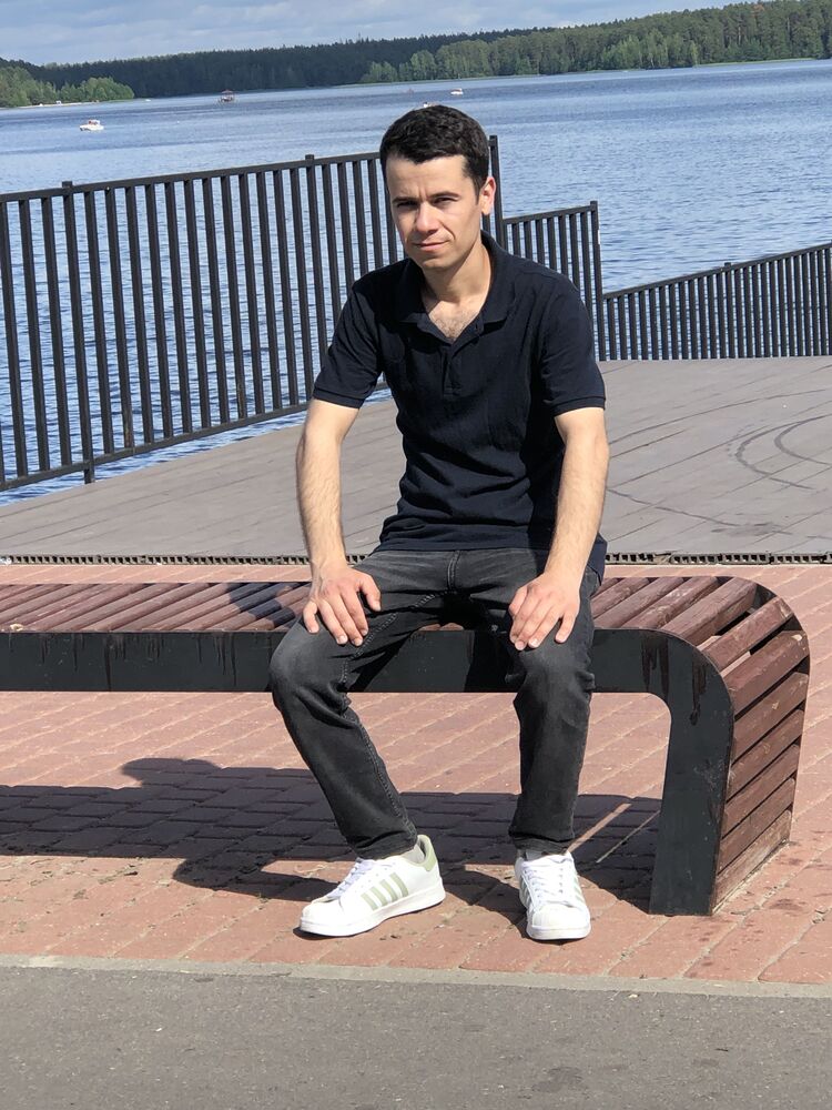 43989284  , 27 ,    