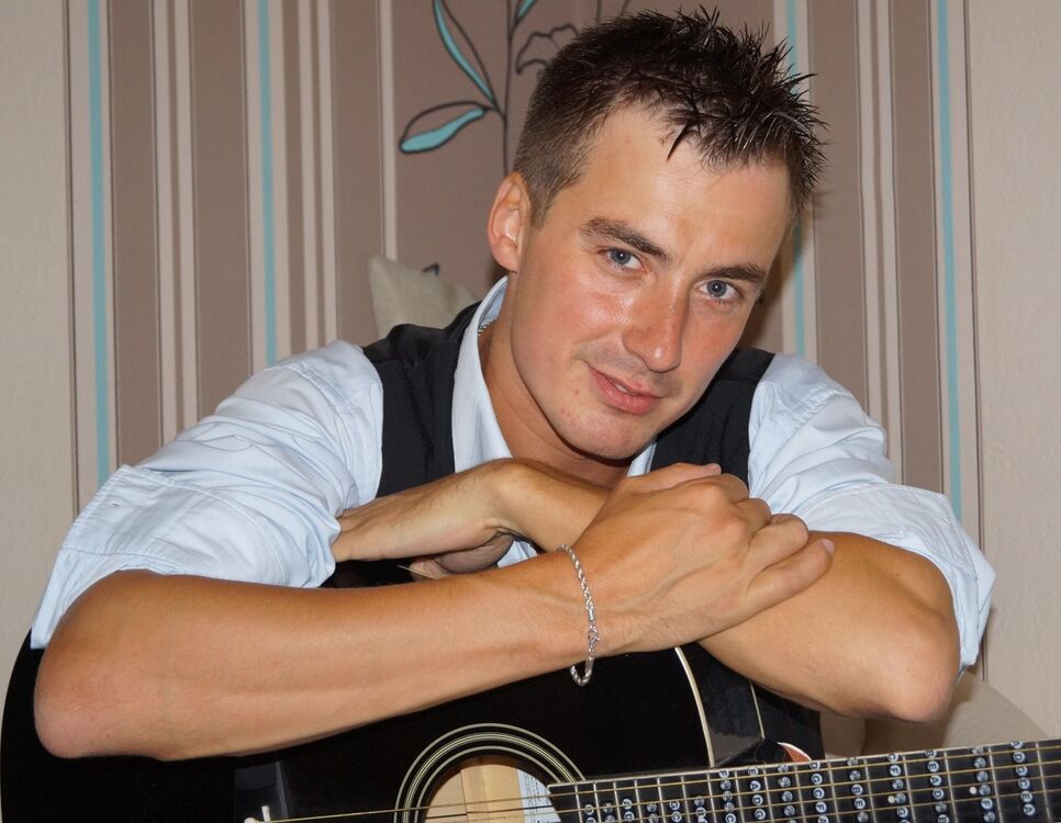  ,   Alexandr, 40 ,   ,   , c 