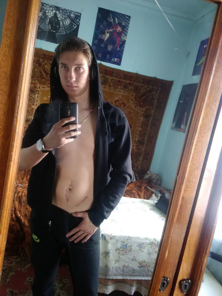  11927564  Denis, 27 ,    