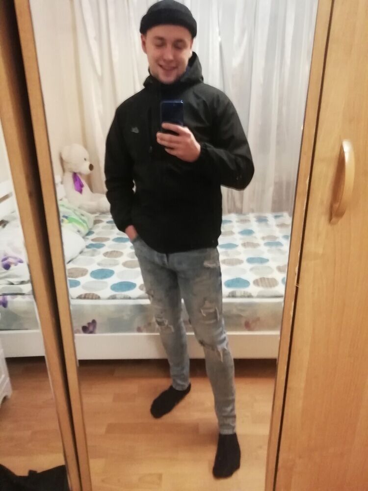  22058044  , 24 ,    