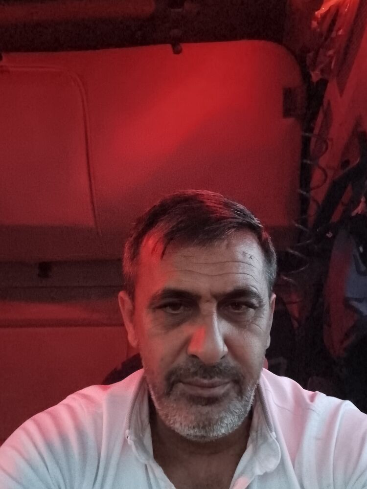  44737344  Hasan, 46 ,    