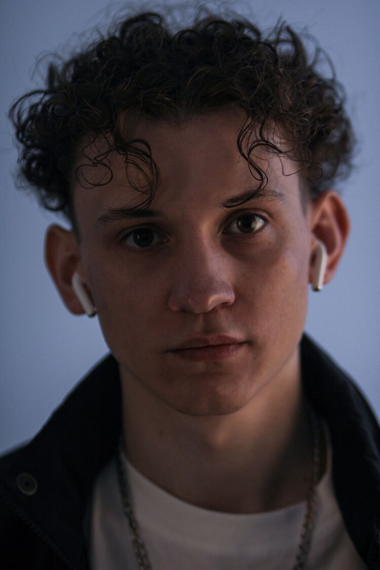  27414414  , 26 ,    -