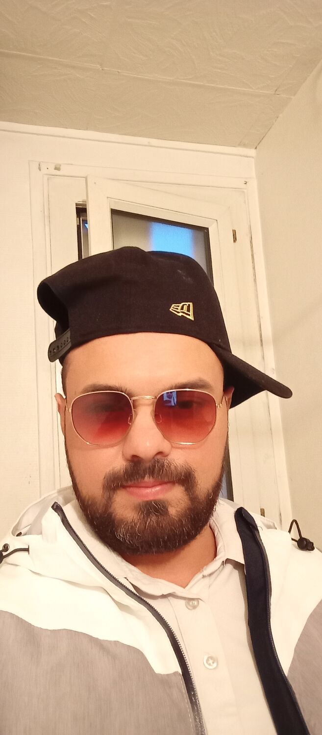 45398594  Hocine, 36 ,    Palais-Bourbon