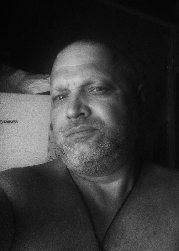  27613024  Alex, 48 ,    