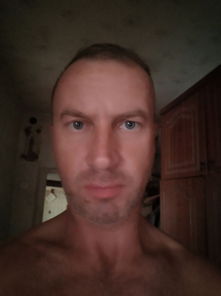  16979054  , 49 ,    