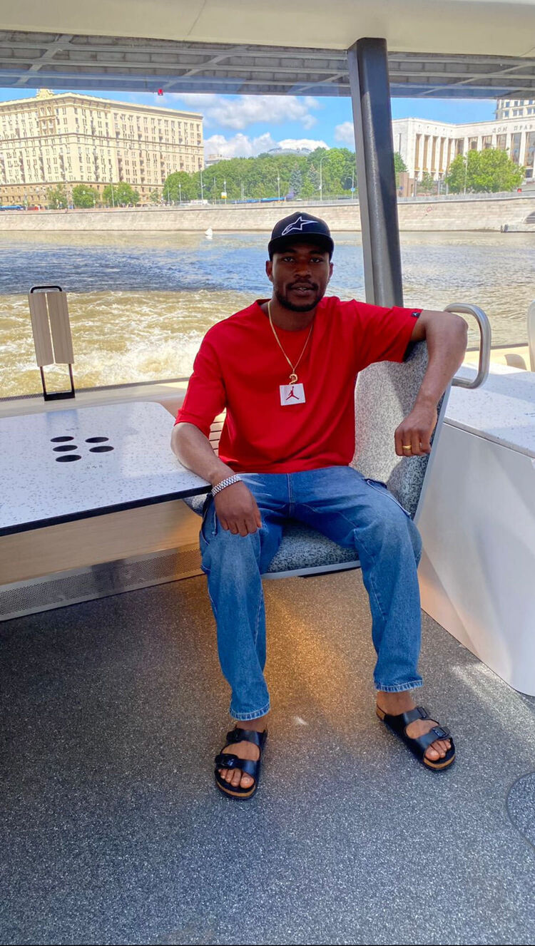  54707584  At, 33 ,    Canary Wharf