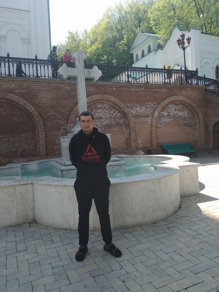  ,   Vladimir, 37 ,   