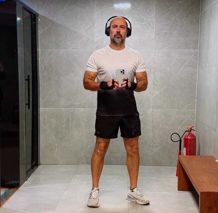  54232534  Moses Brown, 48 ,    Buffalo