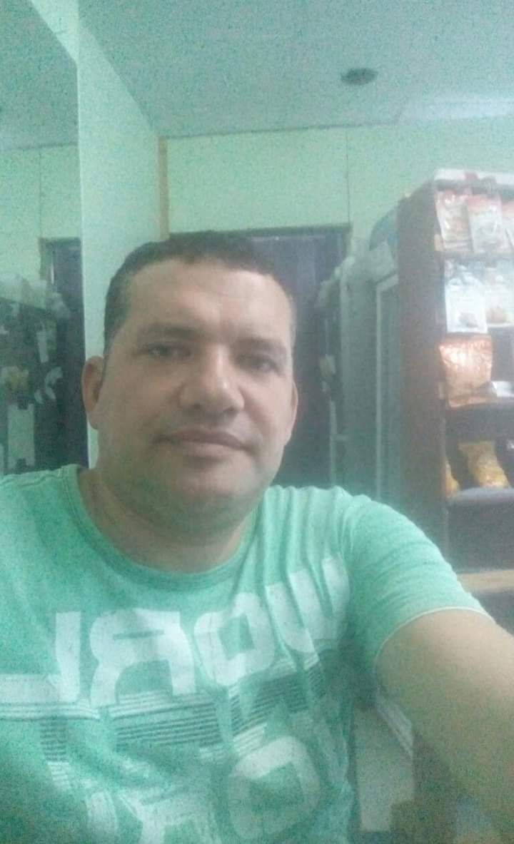  23844754  Younes, 51 ,    