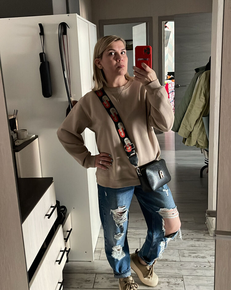  53619734  Maria, 45 ,    