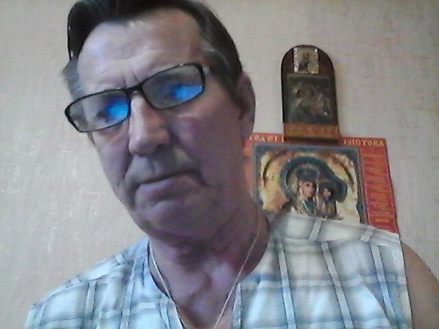  8479624  Viktor, 75 ,    