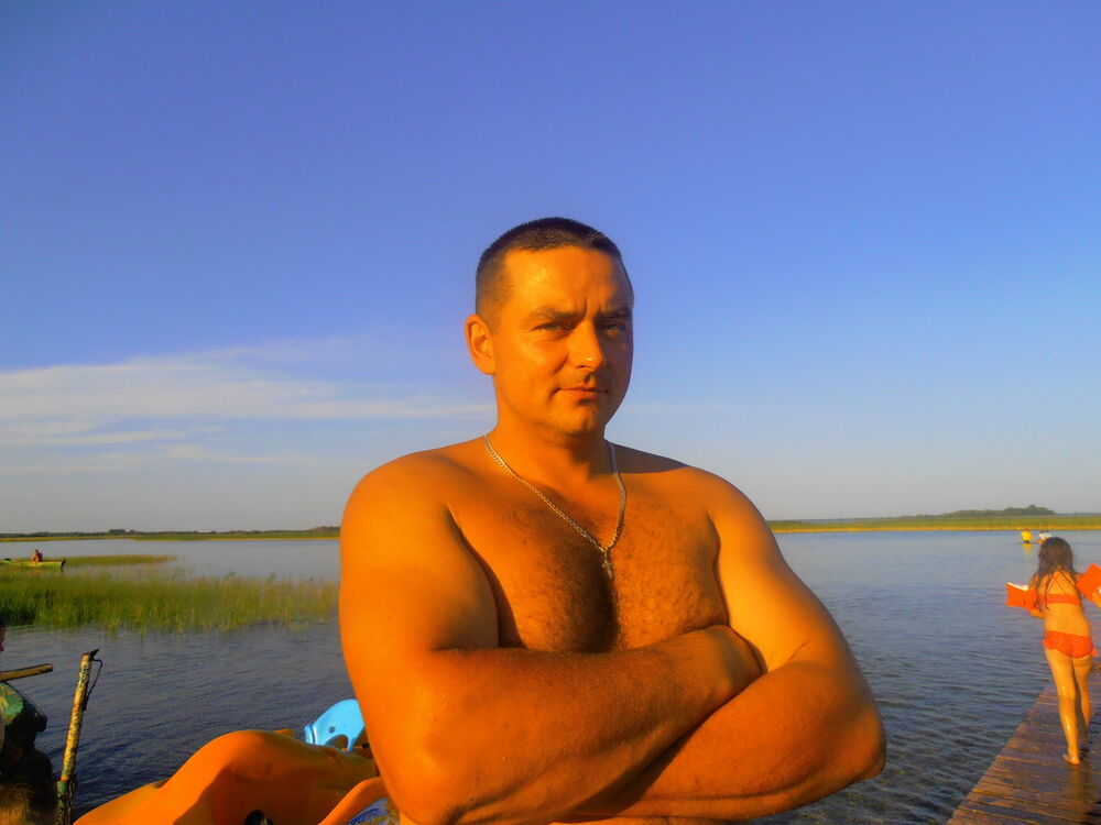  ,   Yuriy, 49 ,   ,   , c 