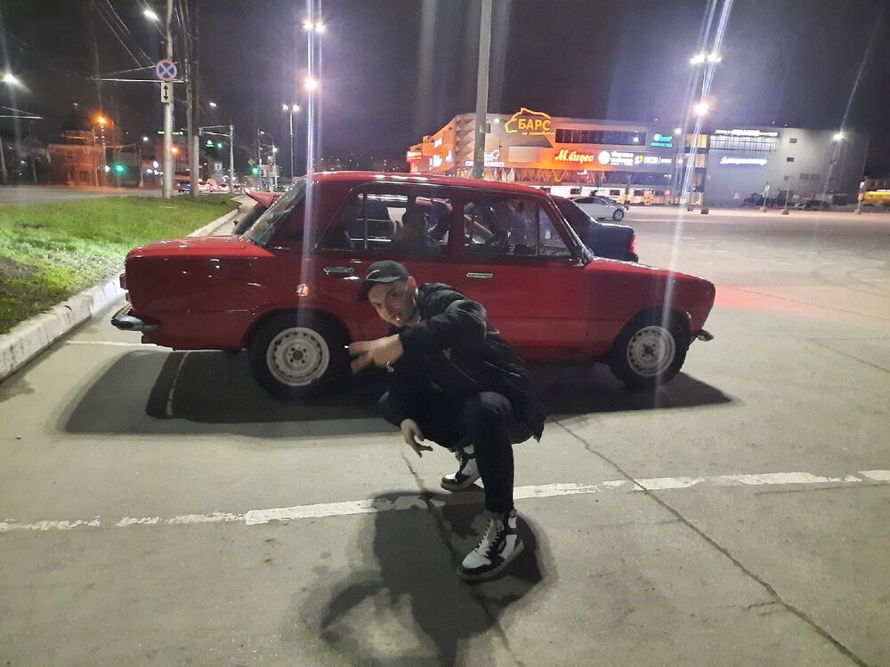  28654524  Vlad, 24 ,    