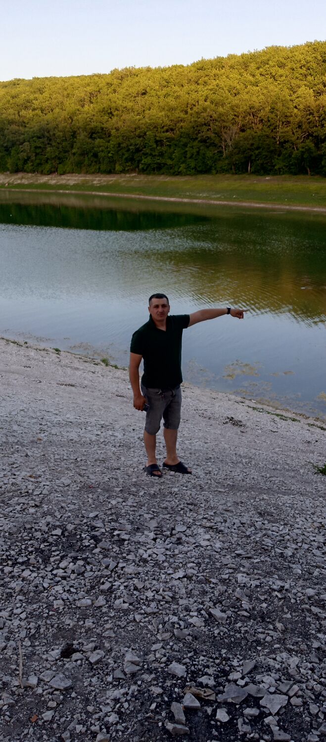  37567084  Georqi, 40 ,    