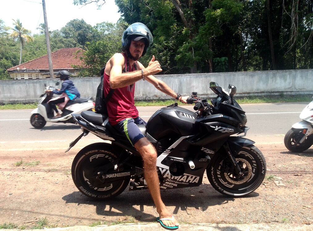  51238404  Andrei, 32 ,    
