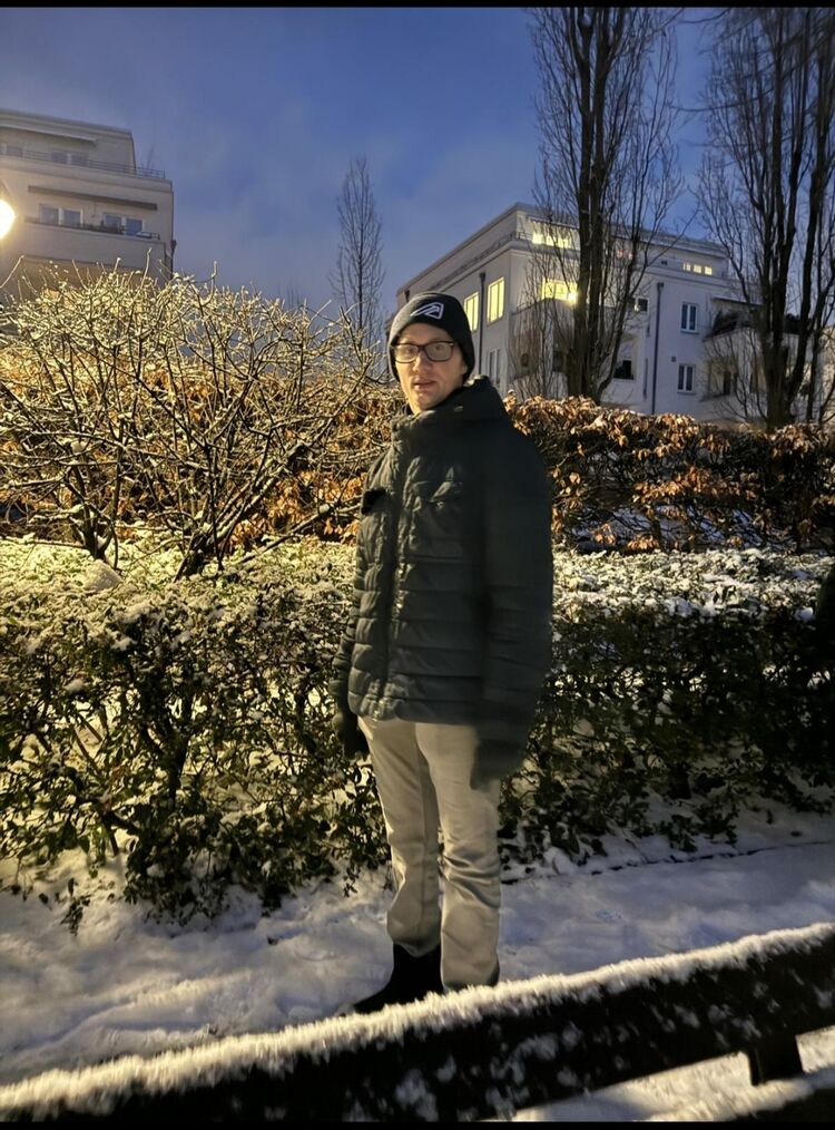  ,   Aleksandr, 32 ,   ,   