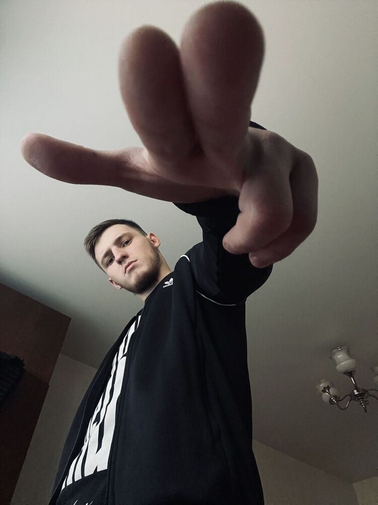  44048494  , 25 ,    -