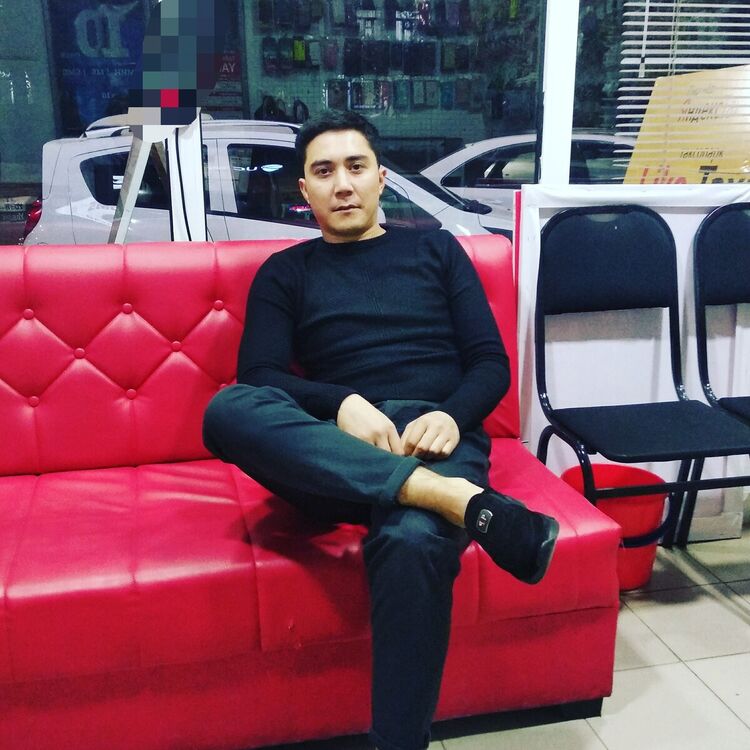  20757864  FARRUX, 37 ,    