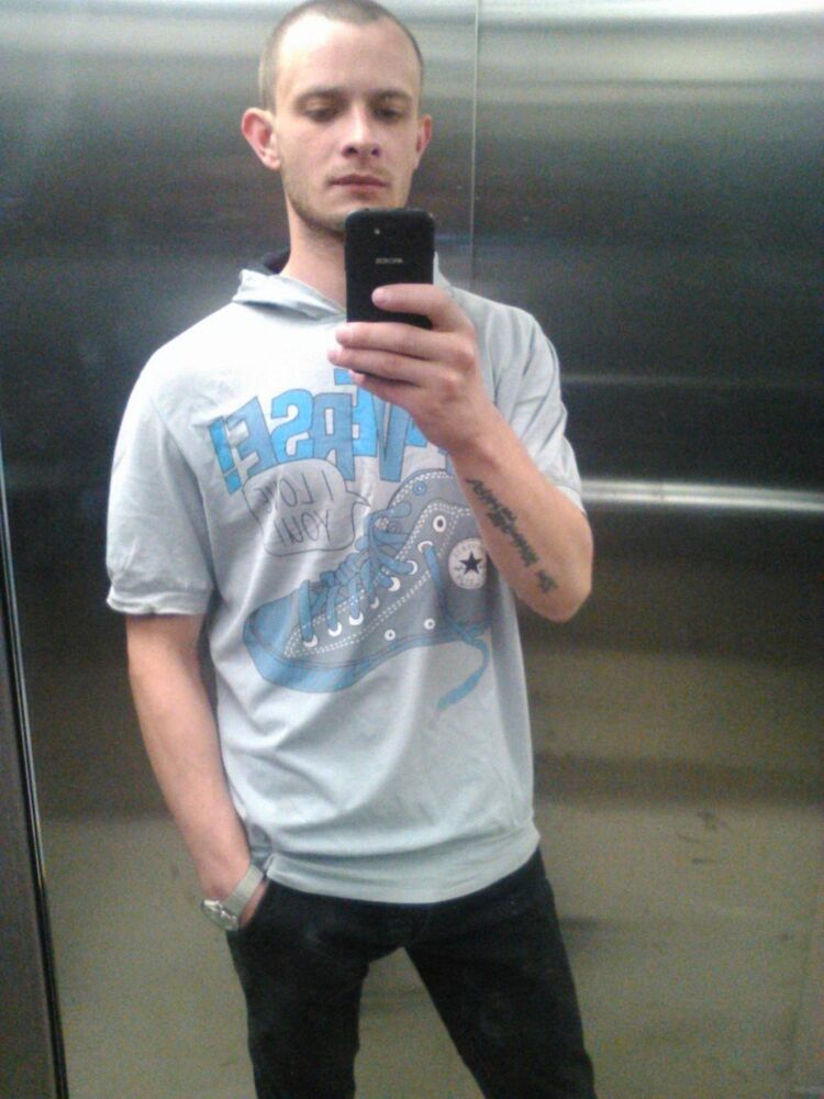  15589094  Andrei, 33 ,    