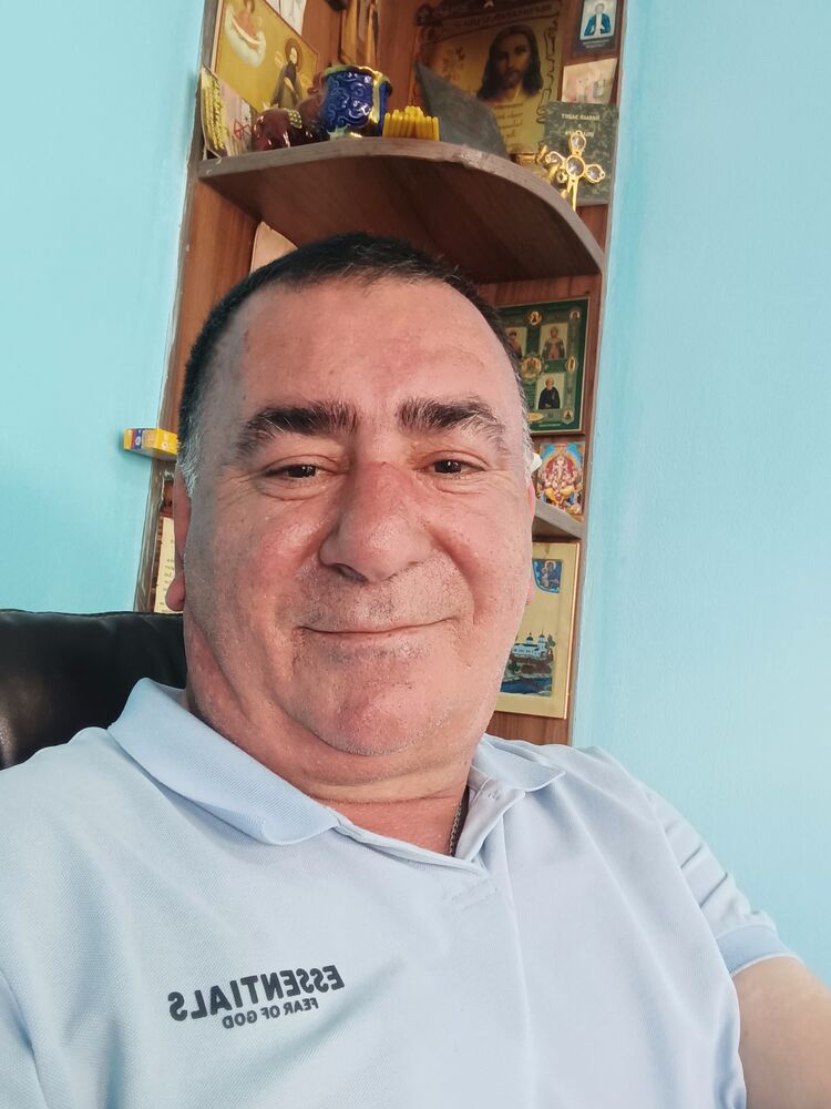  -,   Artur, 57 ,   ,   